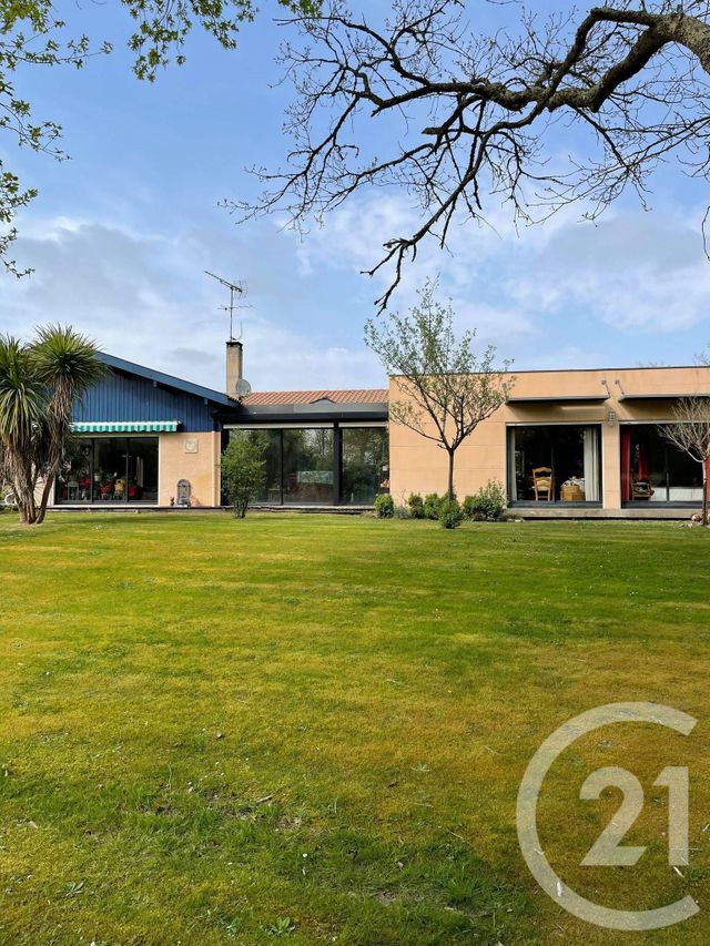 Afficher la photo en grand maison à vendre - 7 pièces - 272.16 m2 - RIVIERE SAAS ET GOURBY - 40 - AQUITAINE - Century 21 Glockner