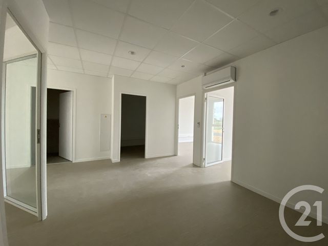 Afficher la photo en grand Appartement Local à louer - 3 pièces - 75.0 m2 - ST GEOURS DE MAREMNE - 40 - AQUITAINE - Century 21 Glockner