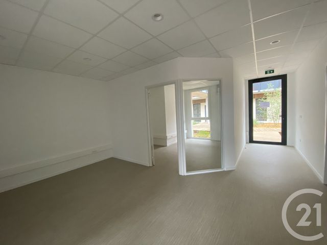 Afficher la photo en grand Appartement Local à louer - 3 pièces - 75.0 m2 - ST GEOURS DE MAREMNE - 40 - AQUITAINE - Century 21 Glockner