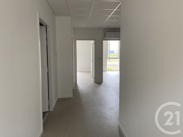 Afficher la photo en grand Appartement Local à louer - 3 pièces - 75.0 m2 - ST GEOURS DE MAREMNE - 40 - AQUITAINE - Century 21 Glockner