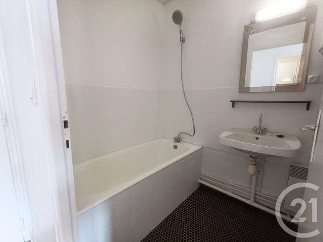 Appartement Studio à louer - 1 pièce - 27.0 m2 - DAX - 40 - AQUITAINE - Century 21 Glockner