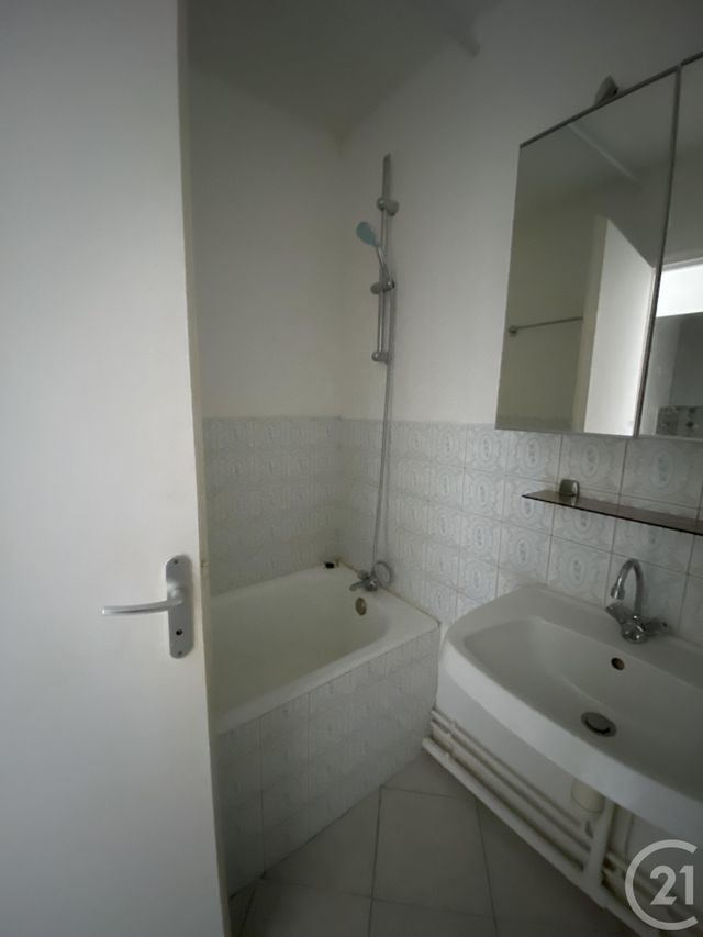 Afficher la photo en grand Appartement F1 à louer - 1 pièce - 28.54 m2 - DAX - 40 - AQUITAINE - Century 21 Glockner