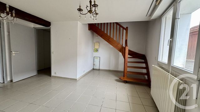 Appartement F3 à louer - 3 pièces - 64.7 m2 - HAGETMAU - 40 - AQUITAINE - Century 21 Glockner