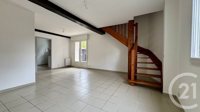 Appartement F4 à louer - 4 pièces - 82.6 m2 - HAGETMAU - 40 - AQUITAINE - Century 21 Glockner