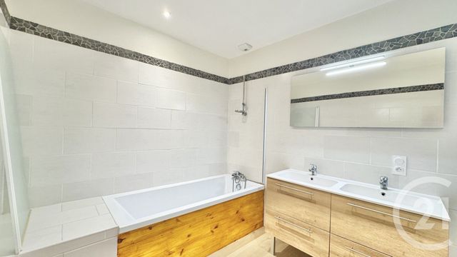 Appartement F3 à louer - 3 pièces - 120.56 m2 - DAX - 40 - AQUITAINE - Century 21 Glockner