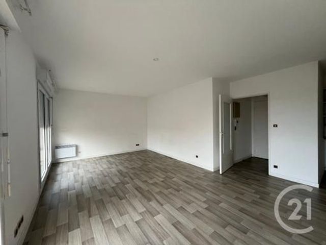 Afficher la photo en grand Appartement T1 à louer - 1 pièce - 35.06 m2 - 40 - AQUITAINE - Century 21 Glockner