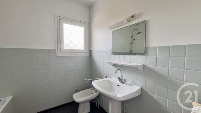 Appartement T2 à louer - 2 pièces - 55.71 m2 - ST PAUL LES DAX - 40 - AQUITAINE - Century 21 Glockner